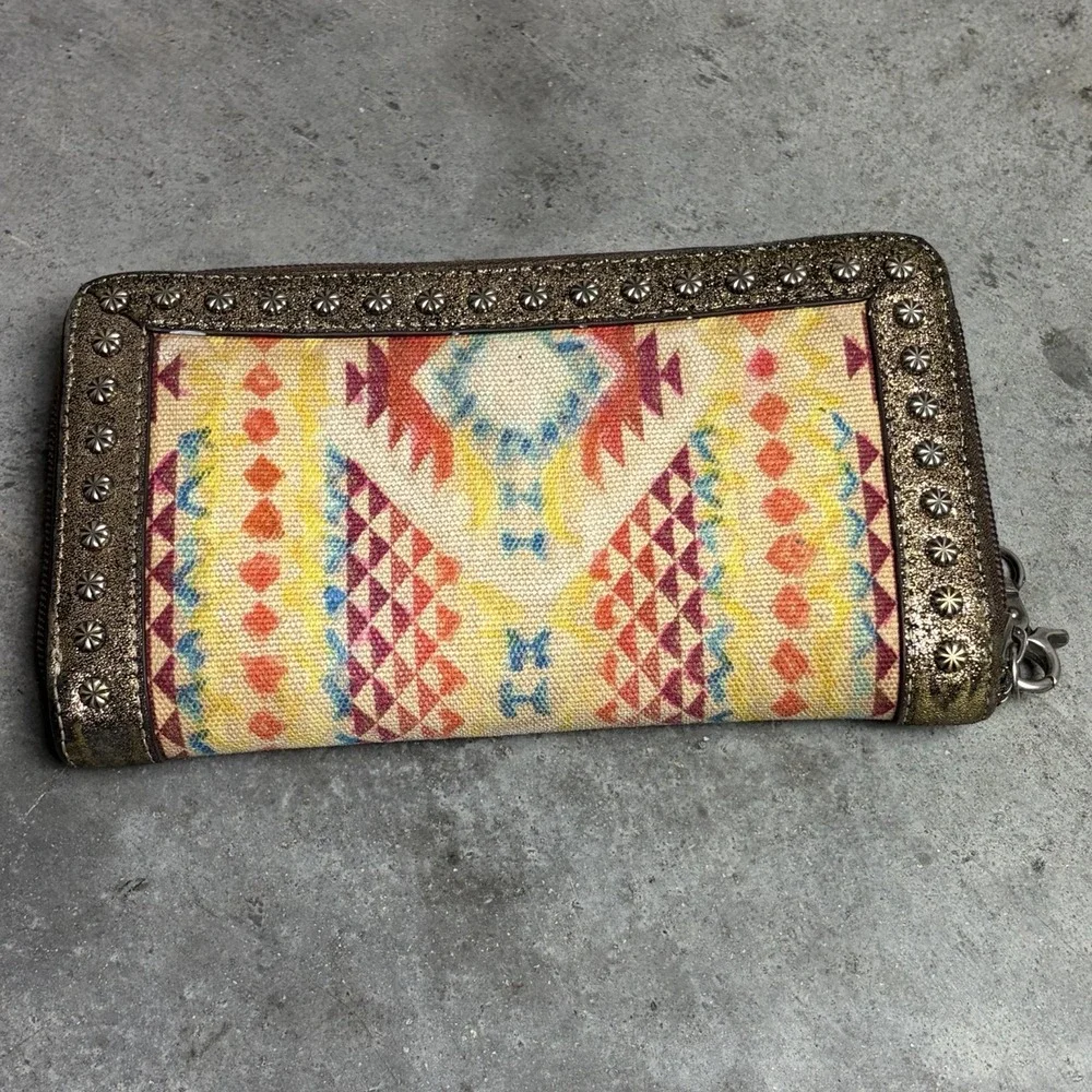 Ariat Womens Southwestern Canvas Zipper Aztec Wallet Brown Glitter Stud Trim